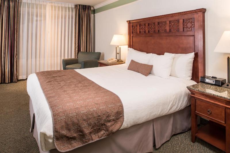 King Room image 3