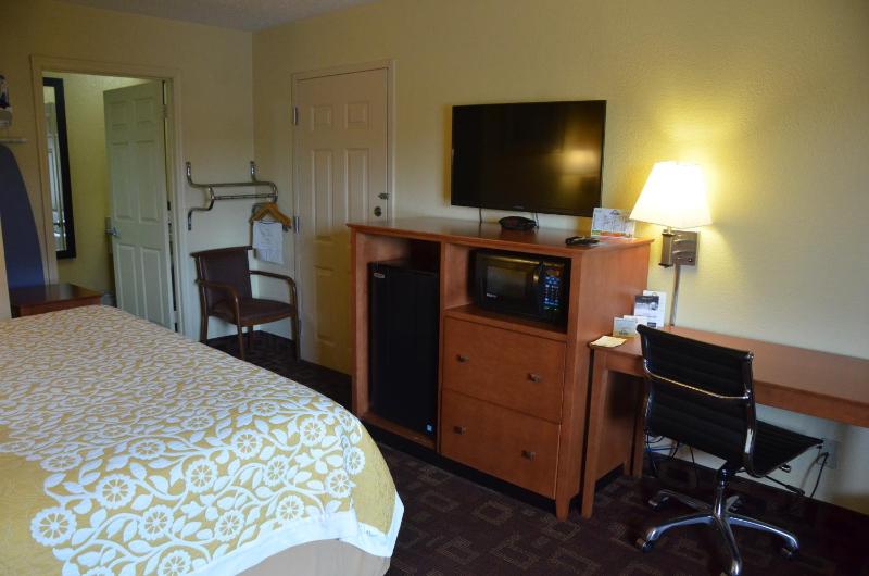King Room - Mobility Access/Non-Smoking image 3