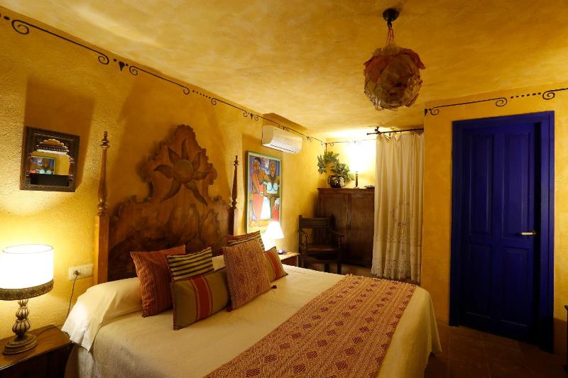 Double or Twin Room image 3