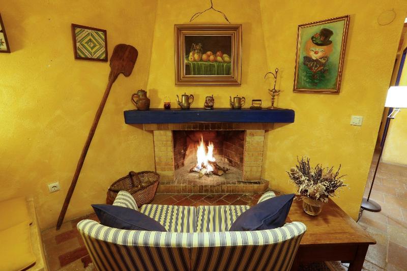 Triple Room with chimney image 1