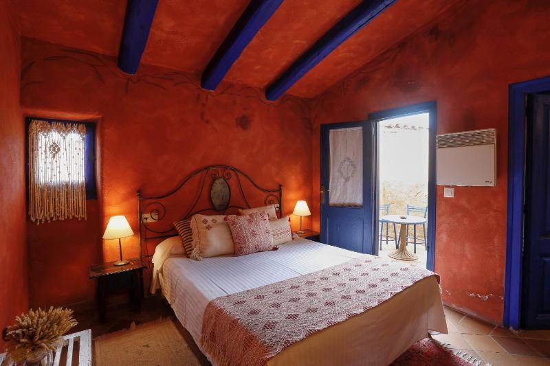 Triple Room with View image 1