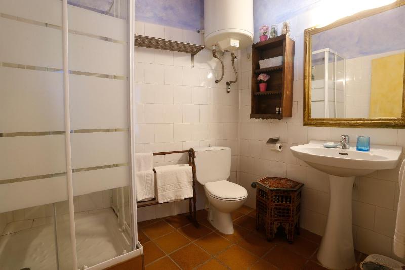 Double or Twin Room image 4