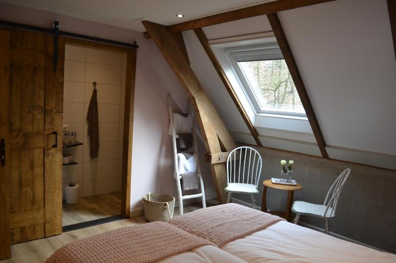 Double Room with Private Bathroom image 4