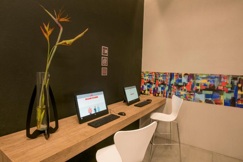 Ibis Cali Granada - image 49