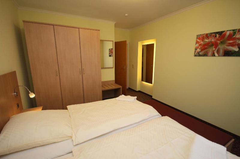 Two-Room Apartment (3 Adults) image 2