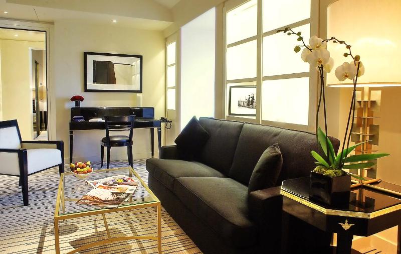 Montaigne Suite image 2