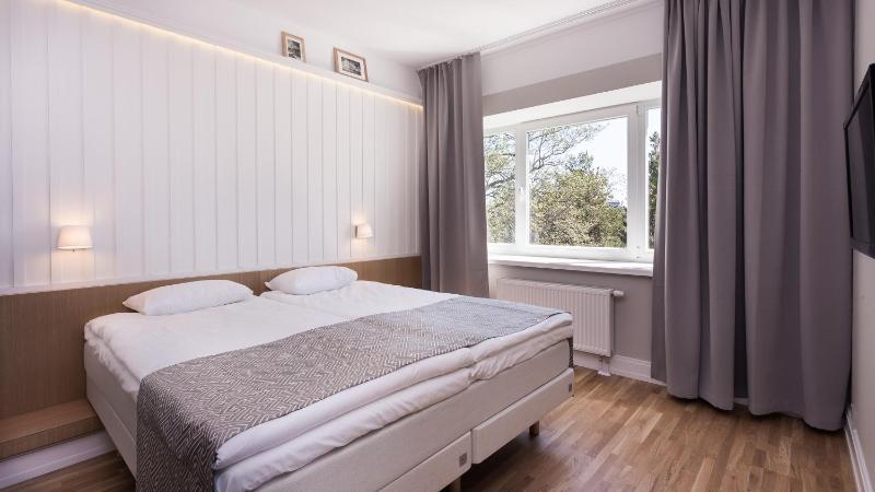 Standard Double Room image 3