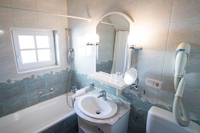 Family Room image 2