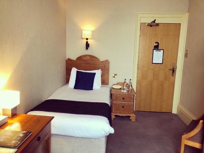 Single Room with Sea View image 1