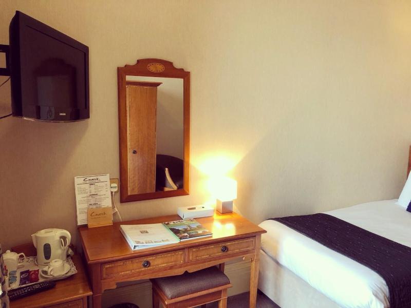 Single Room with Sea View image 3