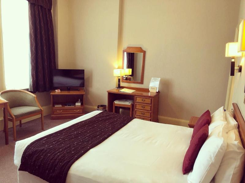 Double Room image 4