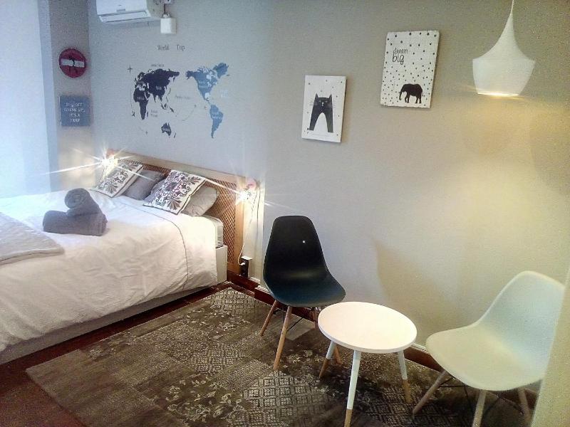 Double Room with Balcony image 2