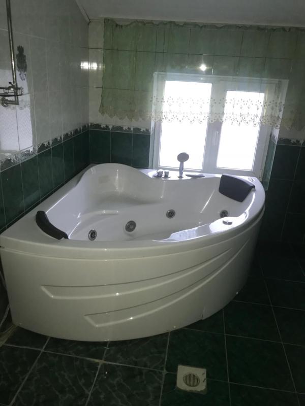 King Room with Spa Bath image 3