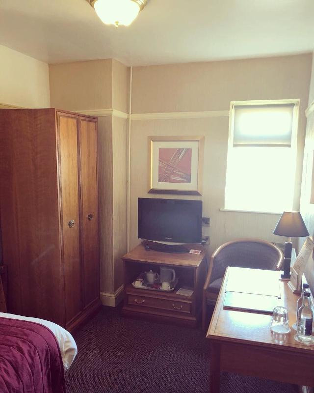 Single Room image 4