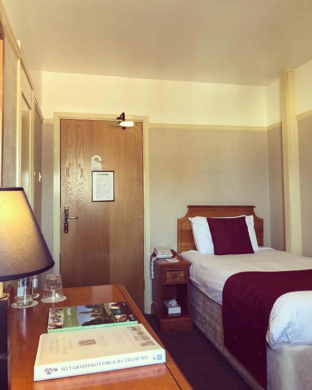 Single Room image 3