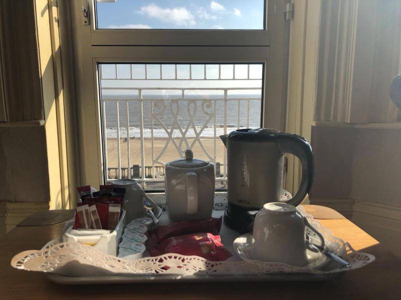Double Room with Sea View image 1