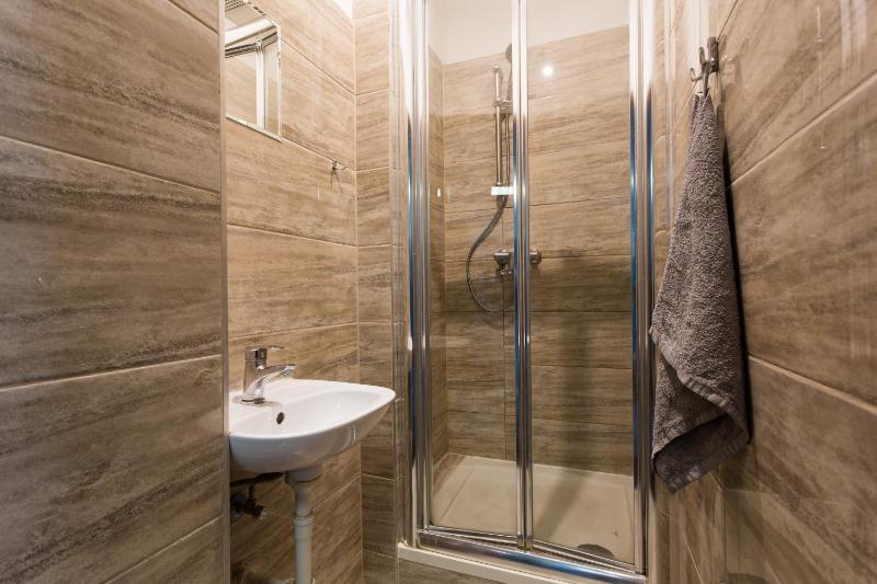 Double Room with Private Bathroom image 1