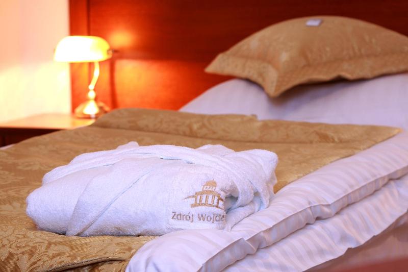 Standard Twin Room image 1