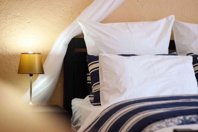 Best Location borehole water FREE WIFI 5min to CBD - image 16