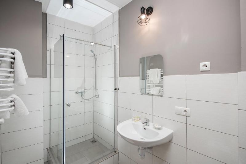 Budget Double Room image 2