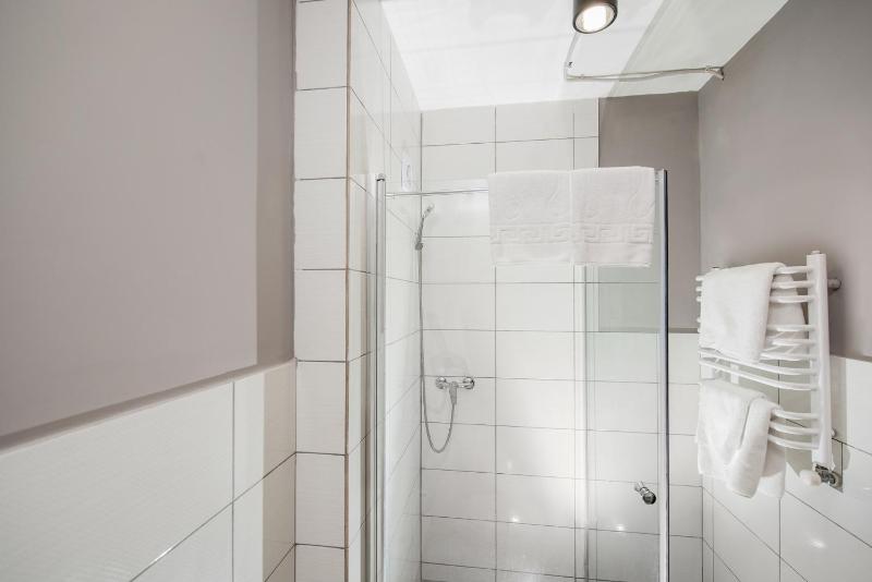 Double or Twin Room with City View image 2