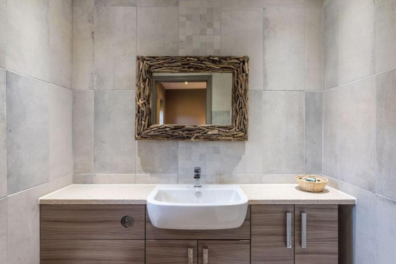 Double or Twin Room image 4