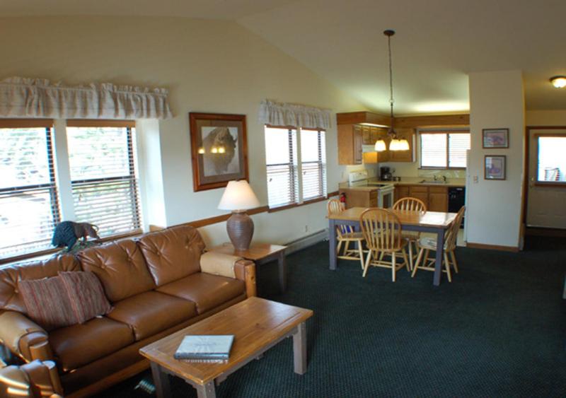 Suite with Hot Tub image 1