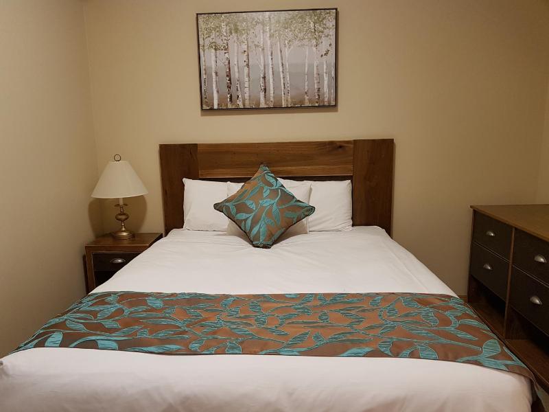 Sunset Resorts Canmore and Spa - image 5