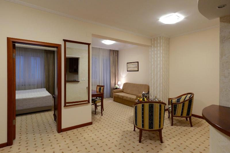 Superior Double or Twin Room  with Free Parking image 4
