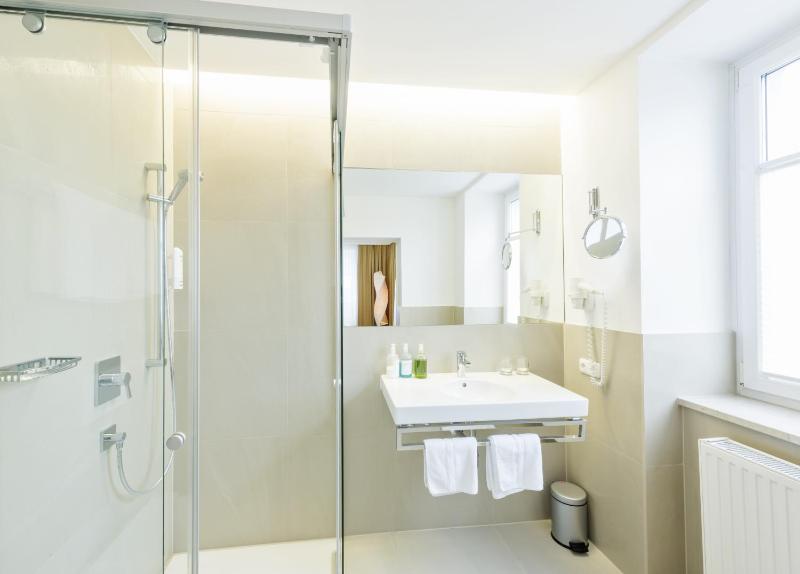 Single Room image 3