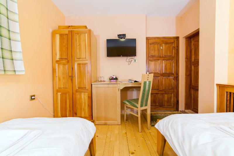 Double Room image 4
