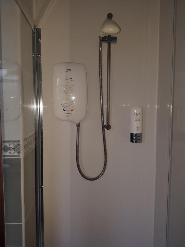 Double or Twin Room image 4