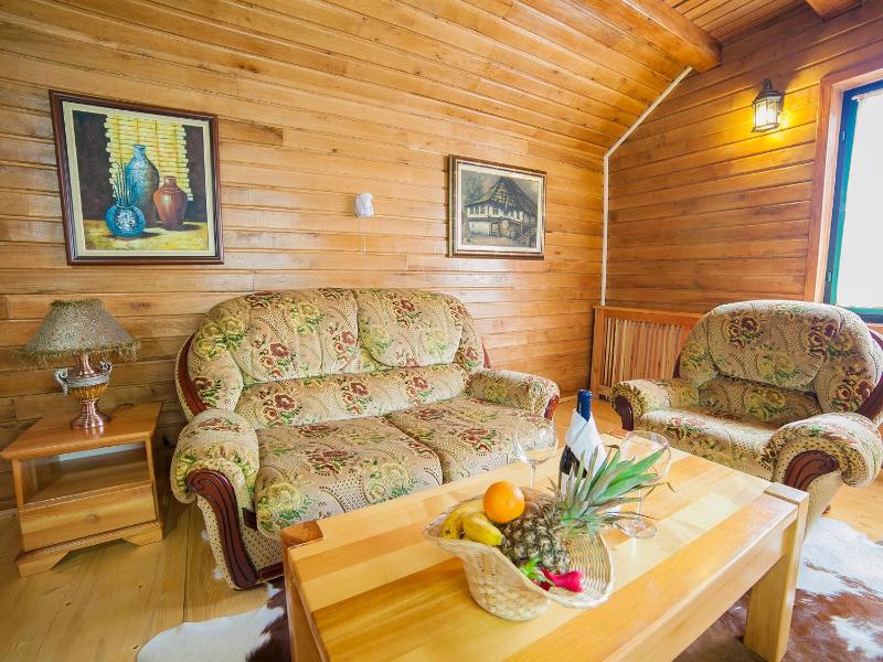 One-Bedroom Cottage with Balcony (2 adults) image 3