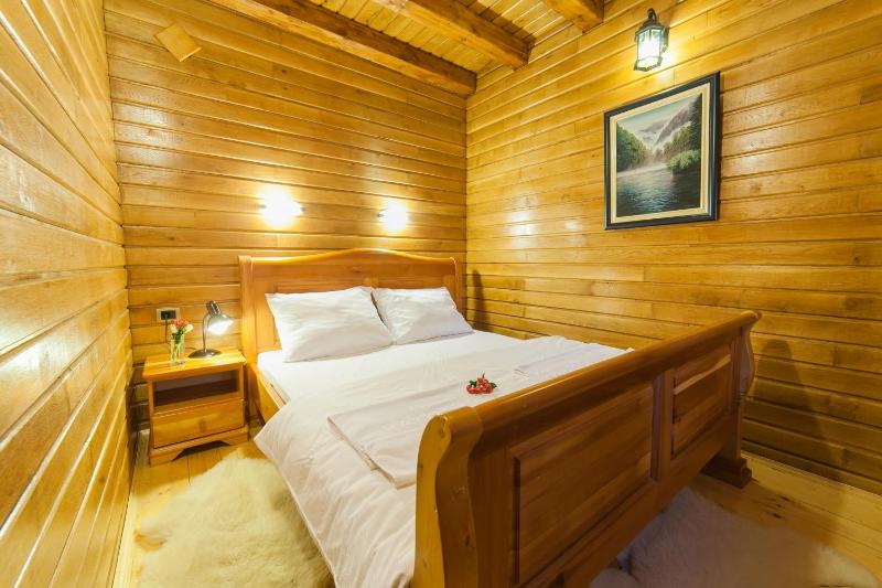 One-Bedroom Cottage image 1