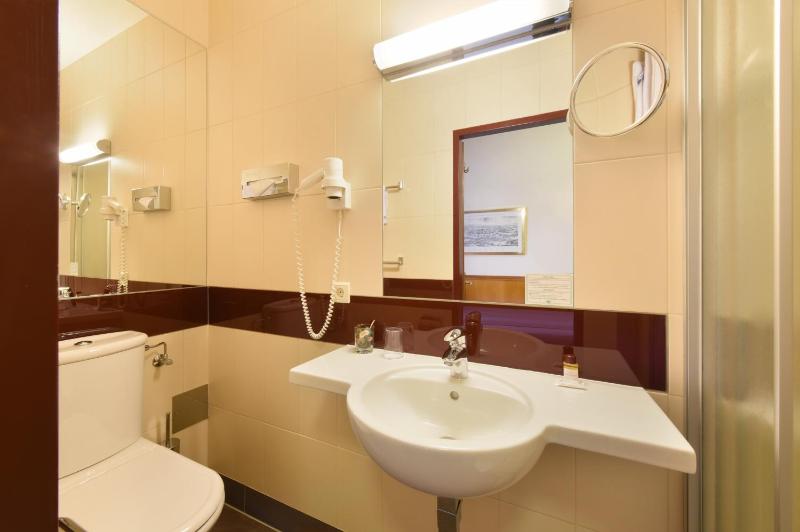 Single Room STANDARD street view image 3