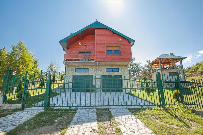 Deluxe Bungalow image 4
