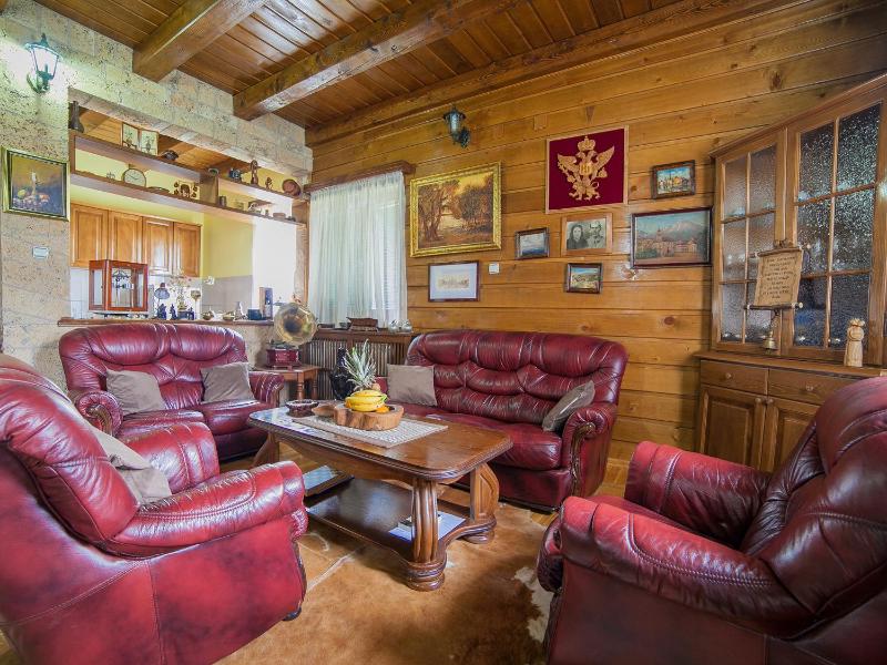 Superior Bungalow image 2