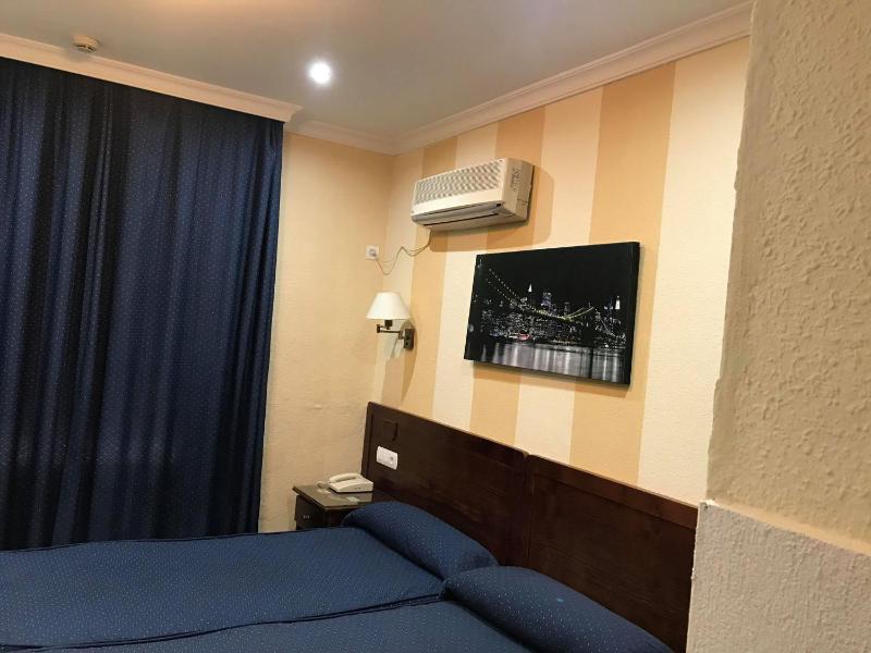 Double Room image 1