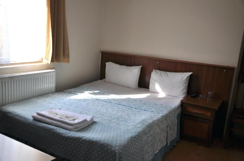 Standard Single Room image 2