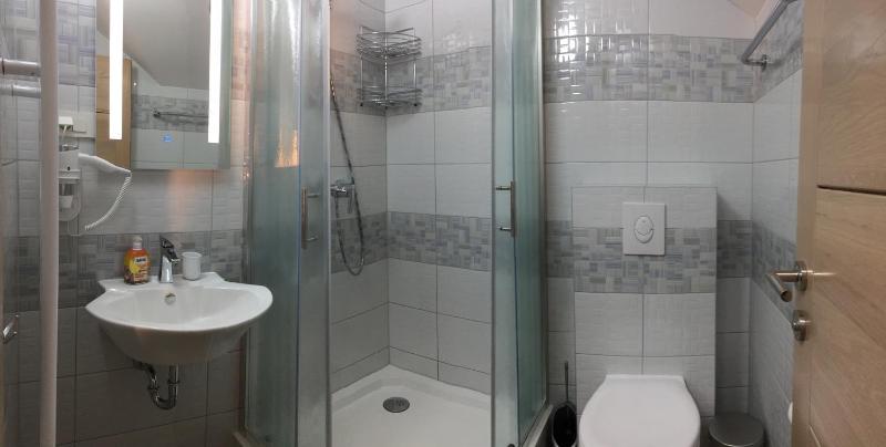 Sobe-Rooms Kvatric - image 7