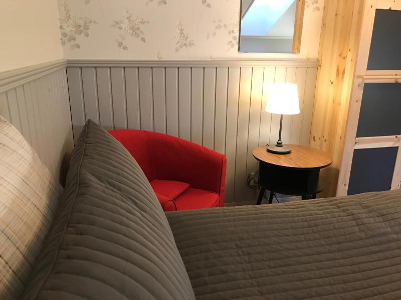 Single Room with Private Bathroom image 1
