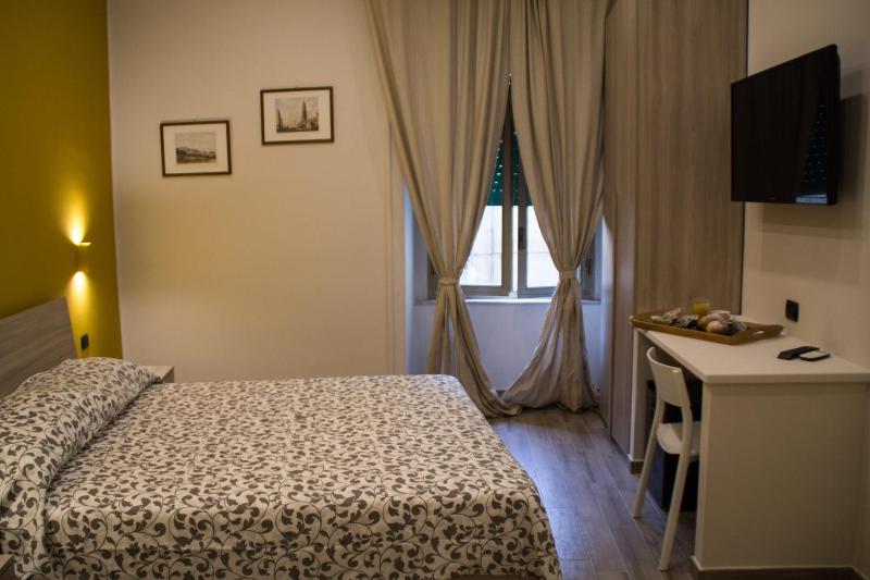 Deluxe Room image 4