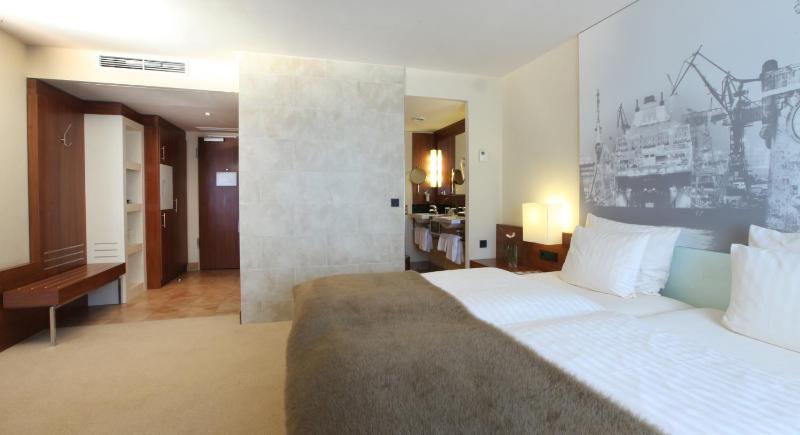 Business Class Suite image 2