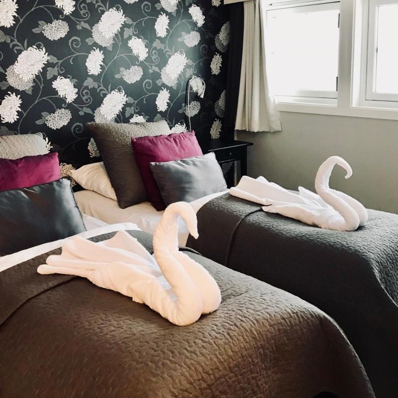 Double Room image 2