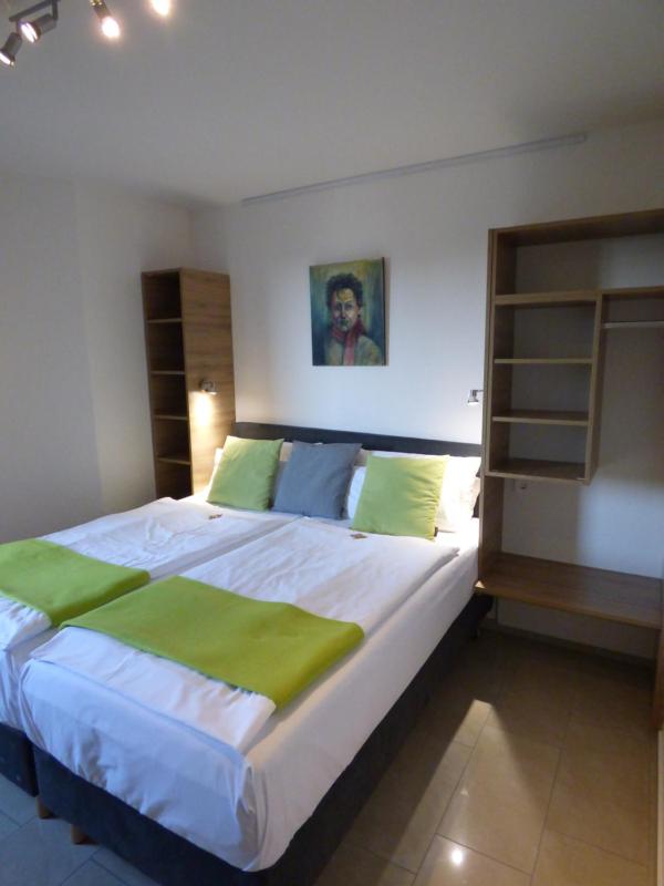 King Room image 3