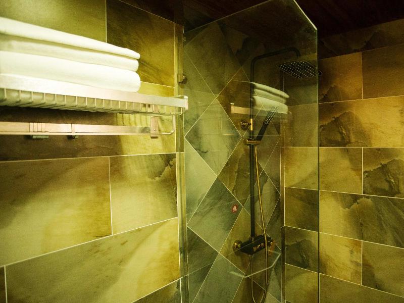 Quadruple Room with Shower image 1