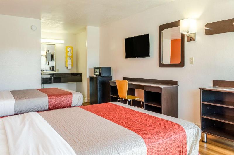 Deluxe Quadruple Room - Non-Smoking image 4