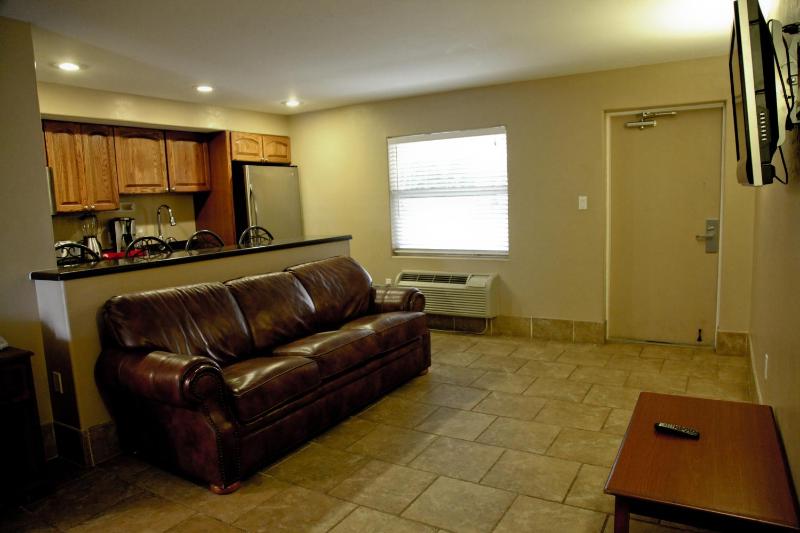 Deluxe Suite with Lake View image 2