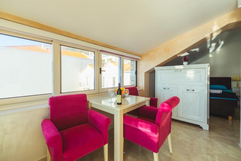 Studio Apartment with Sea View image 2