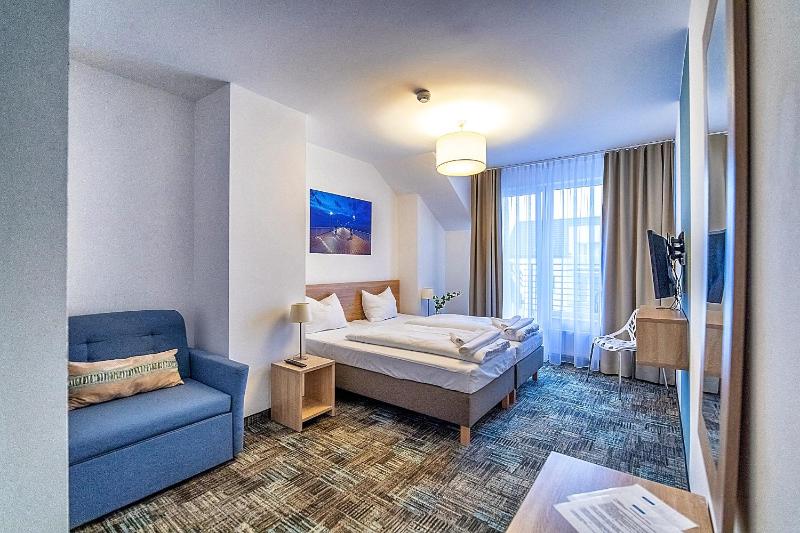 Deluxe Double Room (2 Adults + 1 Child) image 2